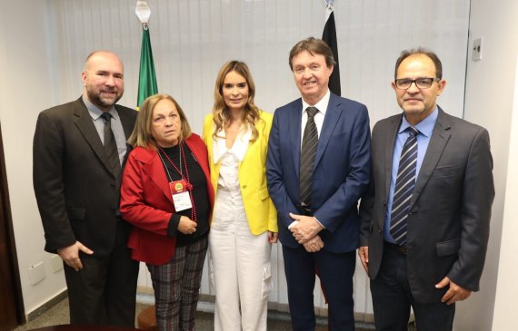Piso salarial: presidente do Sioms participa de reunião com senadora Daniela Ribeiro